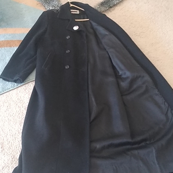 Long black  classic coat - Picture 2 of 5